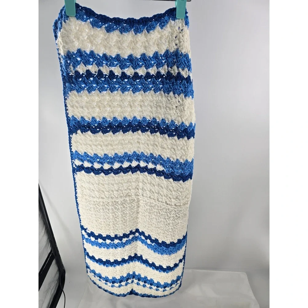 Handmade‎ Crochet Baby Blanket Blue White Striped Shell Stitch Throw 40x20